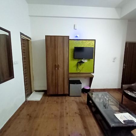 Hotel Global Inn -1 Km From Railway Station - Lift Food And Free Parking Lucknow Extérieur photo