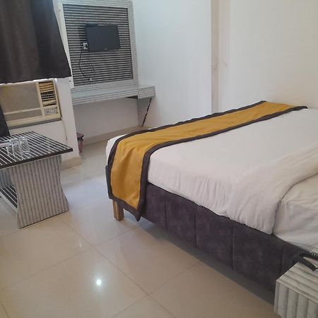 Hotel Global Inn -1 Km From Railway Station - Lift Food And Free Parking Lucknow Extérieur photo