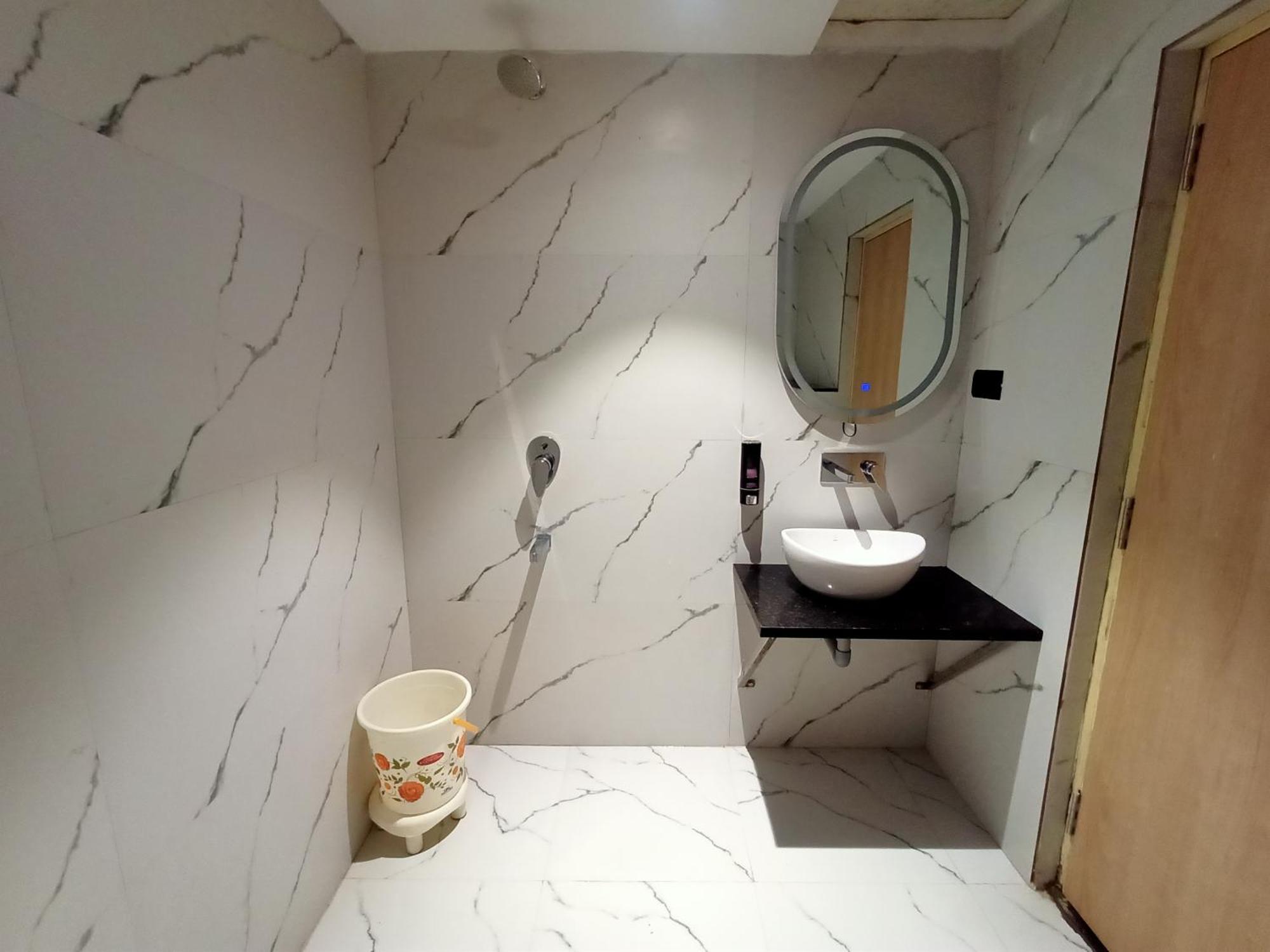 Hotel Global Inn -1 Km From Railway Station - Lift Food And Free Parking Lucknow Extérieur photo