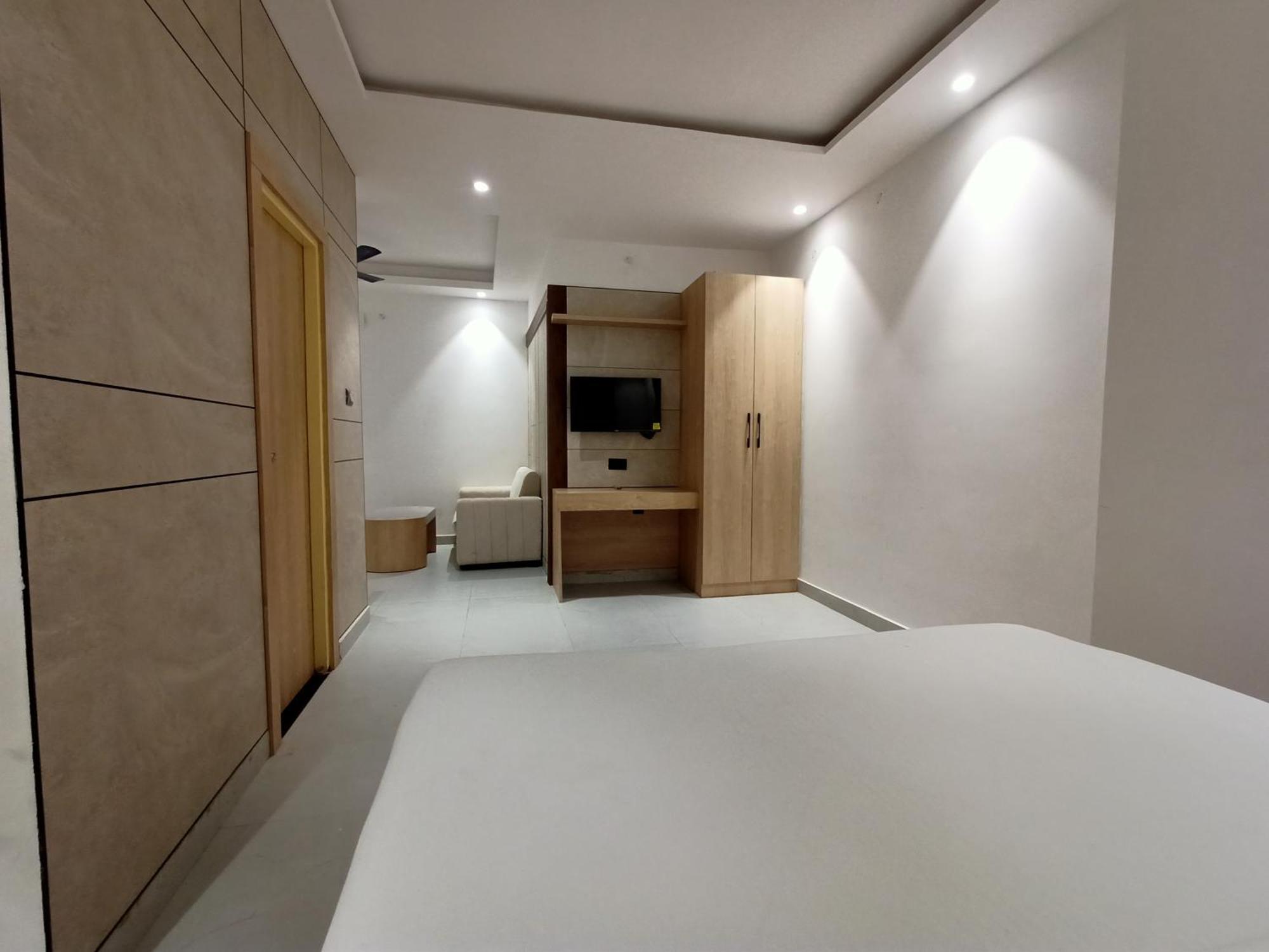 Hotel Global Inn -1 Km From Railway Station - Lift Food And Free Parking Lucknow Extérieur photo