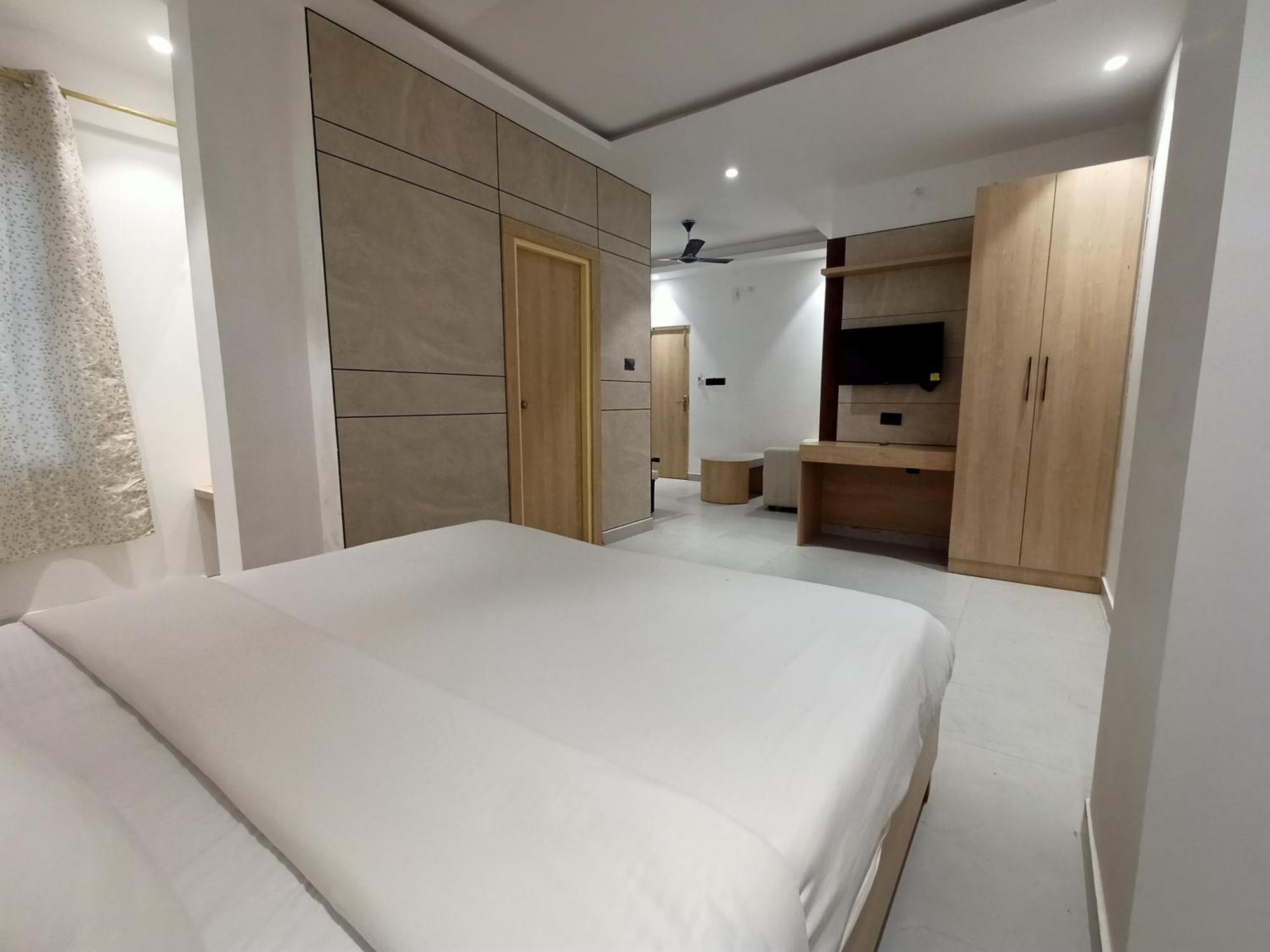 Hotel Global Inn -1 Km From Railway Station - Lift Food And Free Parking Lucknow Extérieur photo