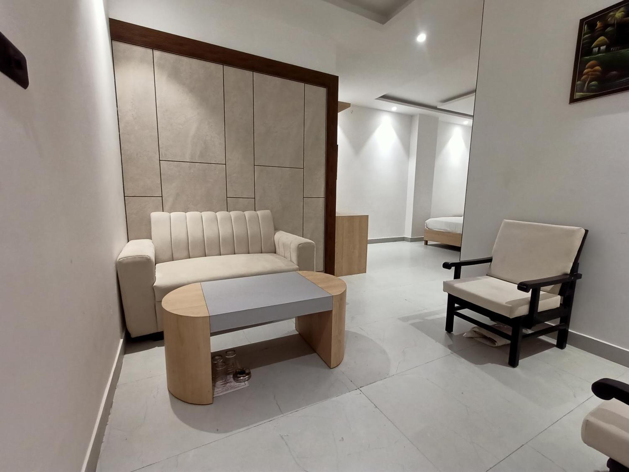 Hotel Global Inn -1 Km From Railway Station - Lift Food And Free Parking Lucknow Extérieur photo