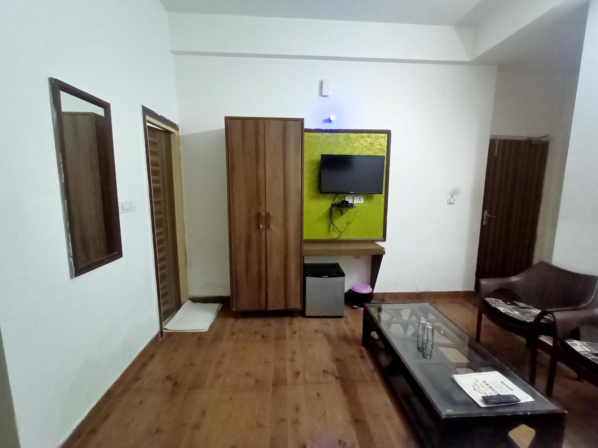 Hotel Global Inn -1 Km From Railway Station - Lift Food And Free Parking Lucknow Extérieur photo