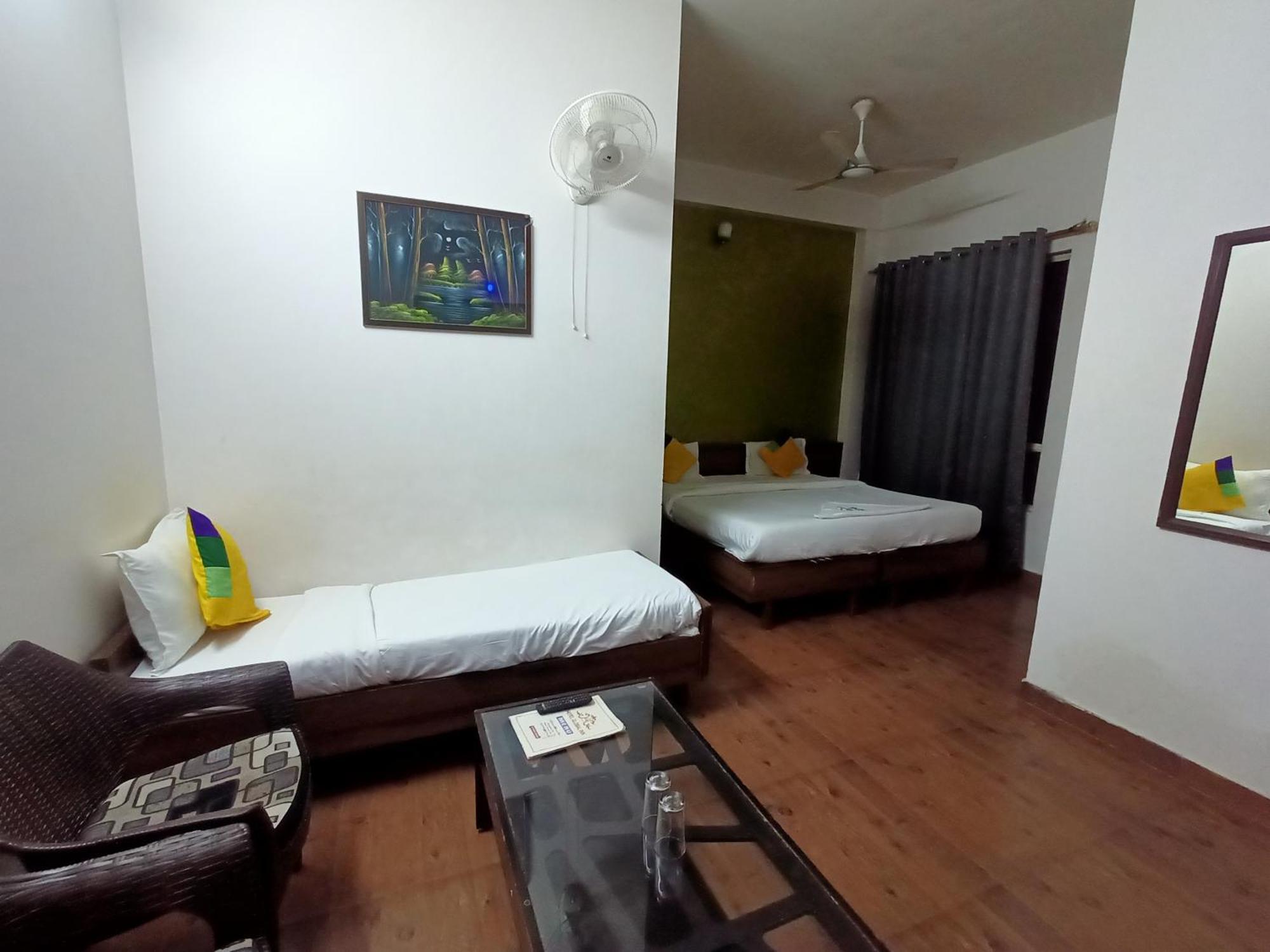 Hotel Global Inn -1 Km From Railway Station - Lift Food And Free Parking Lucknow Extérieur photo