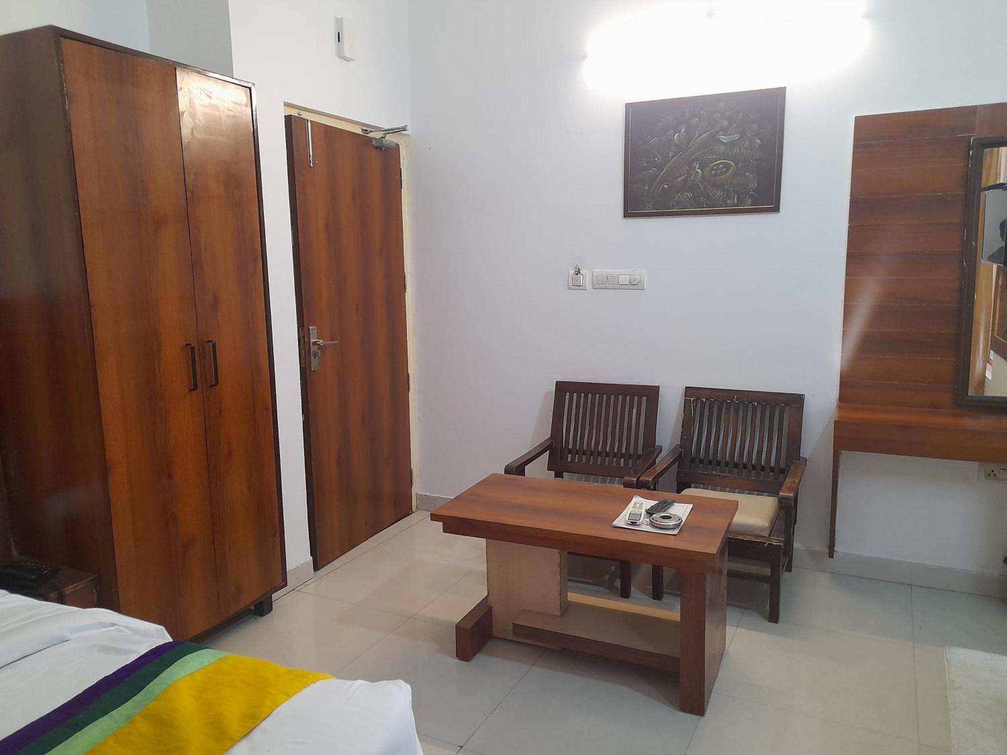 Hotel Global Inn -1 Km From Railway Station - Lift Food And Free Parking Lucknow Extérieur photo