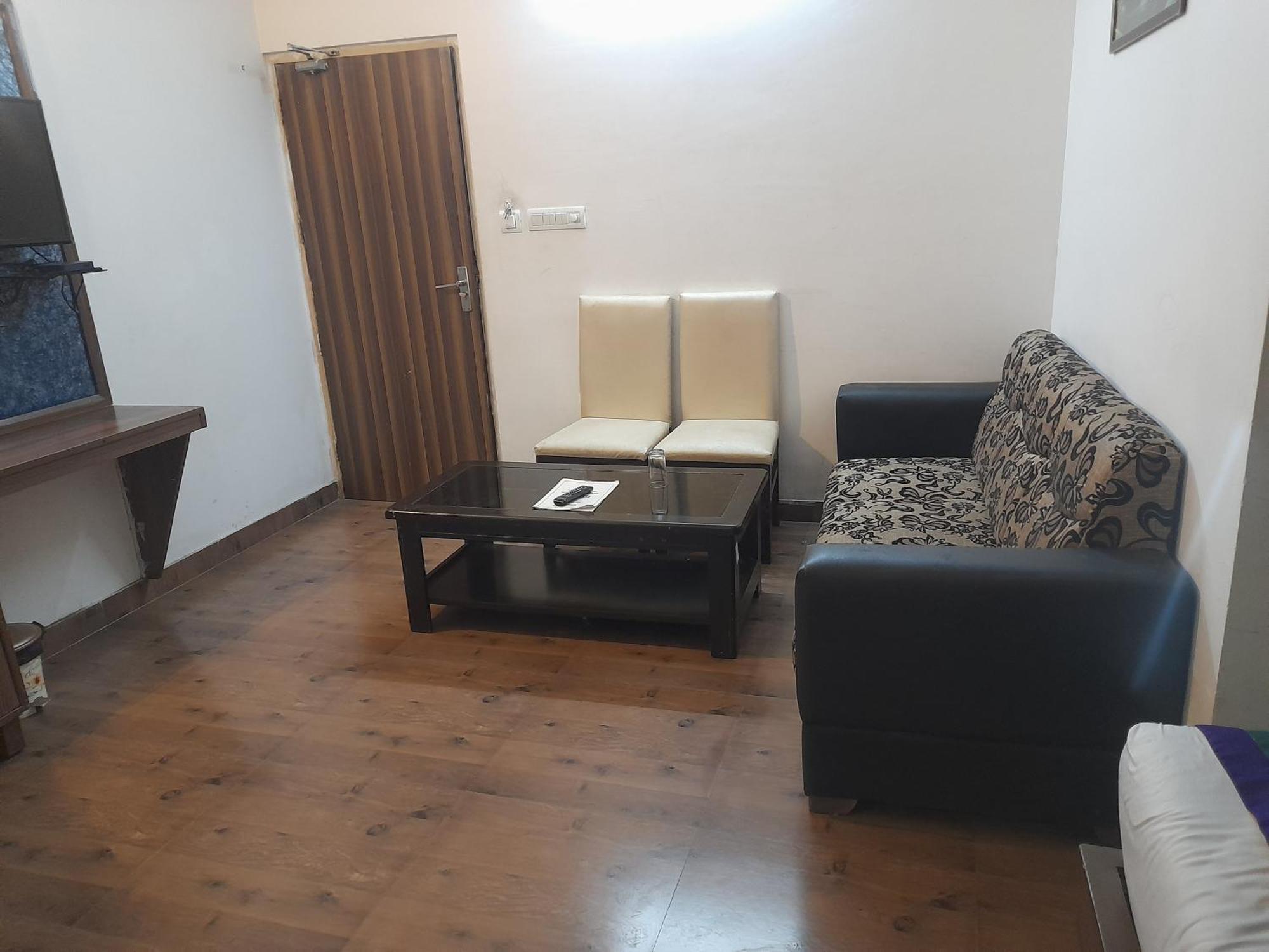 Hotel Global Inn -1 Km From Railway Station - Lift Food And Free Parking Lucknow Extérieur photo