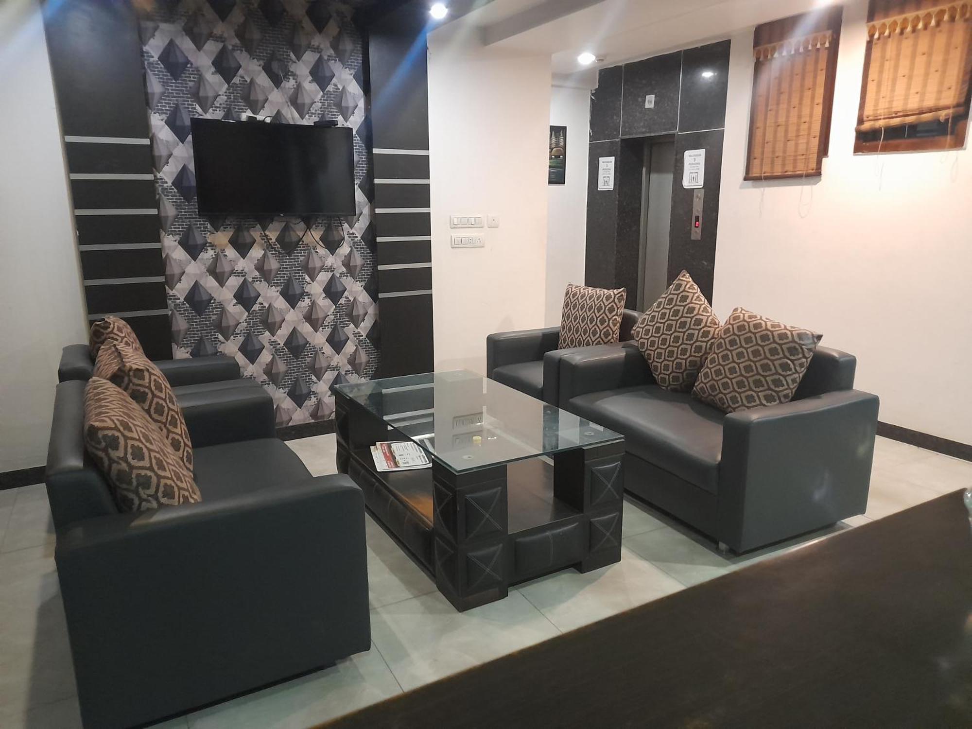 Hotel Global Inn -1 Km From Railway Station - Lift Food And Free Parking Lucknow Extérieur photo