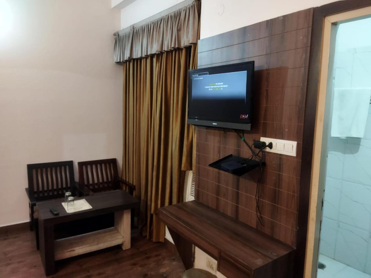 Hotel Global Inn -1 Km From Railway Station - Lift Food And Free Parking Lucknow Extérieur photo