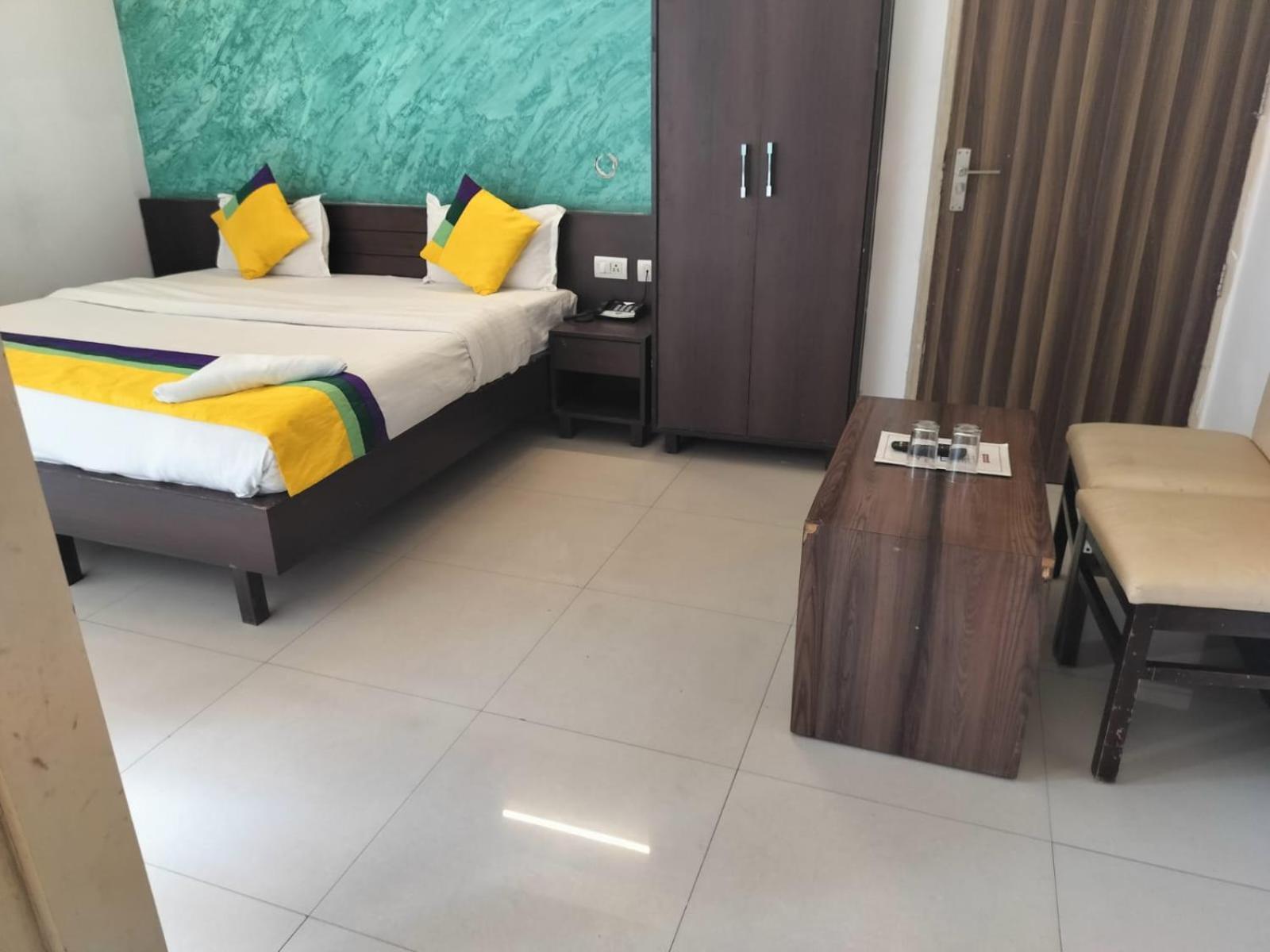 Hotel Global Inn -1 Km From Railway Station - Lift Food And Free Parking Lucknow Chambre photo