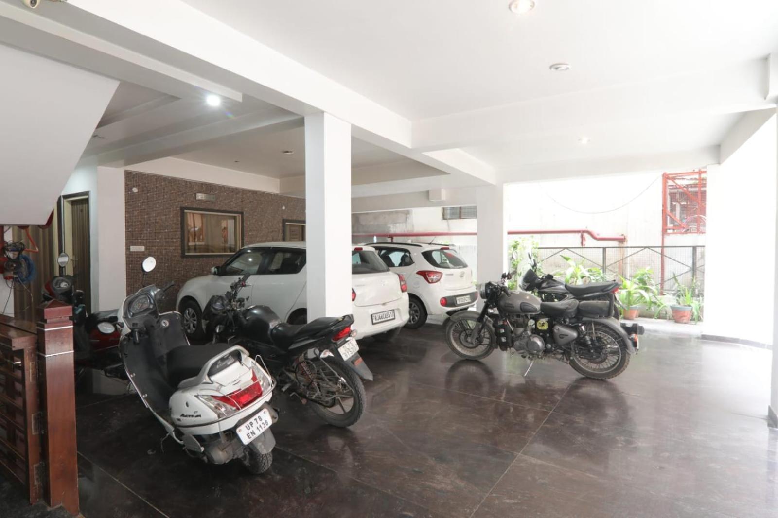Hotel Global Inn -1 Km From Railway Station - Lift Food And Free Parking Lucknow Extérieur photo