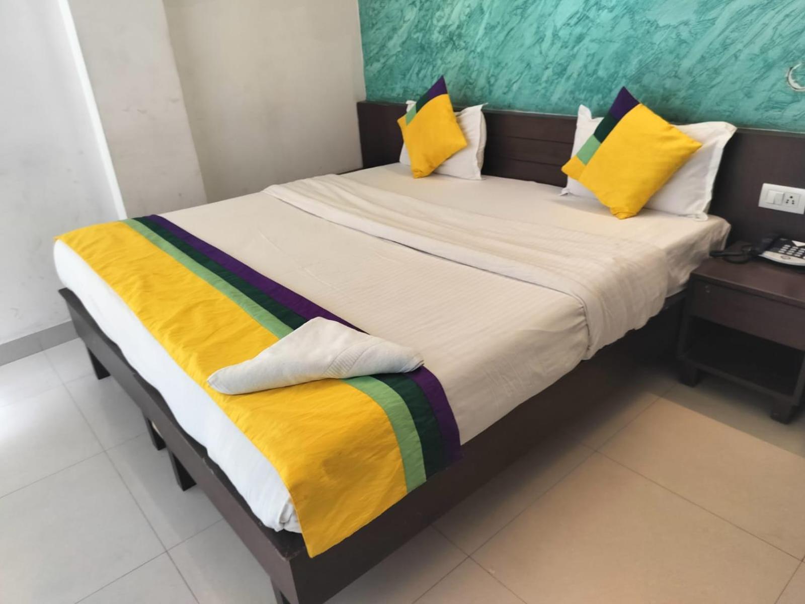 Hotel Global Inn -1 Km From Railway Station - Lift Food And Free Parking Lucknow Chambre photo